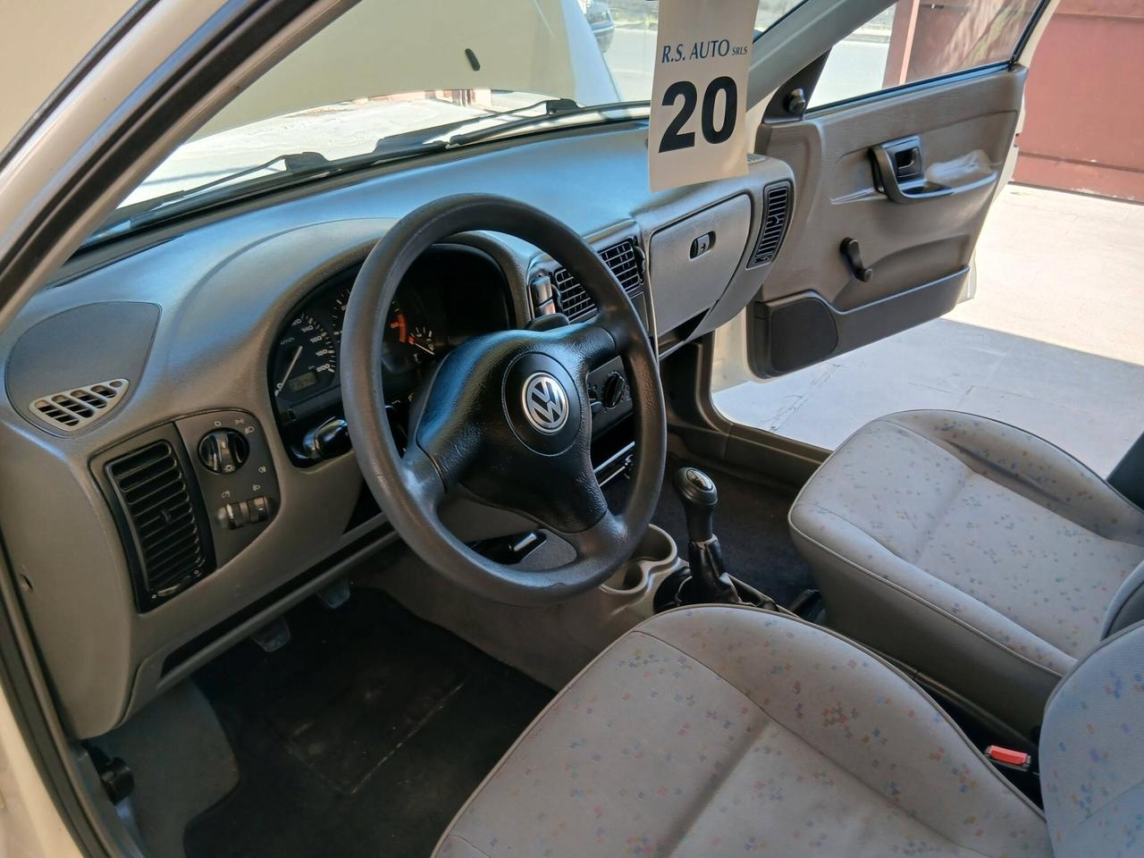 Volkswagen Caddy 1.9 SDI Van Vetrato 01