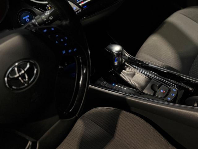 TOYOTA C-HR 1.8 Hybrid E-CVT Trend