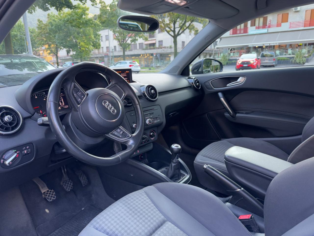 Audi A1 1.6 TDI 105 CV Ambition - GIA' TAGLIANDATA