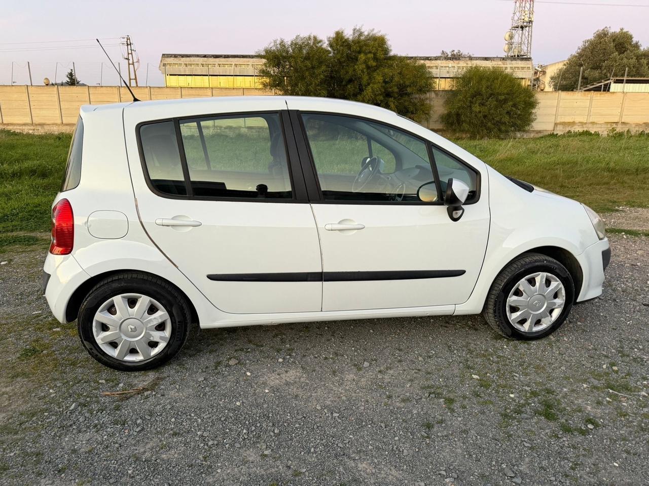 Renault Modus 1.5 dCi 85CV Dynamique-Neopatentati