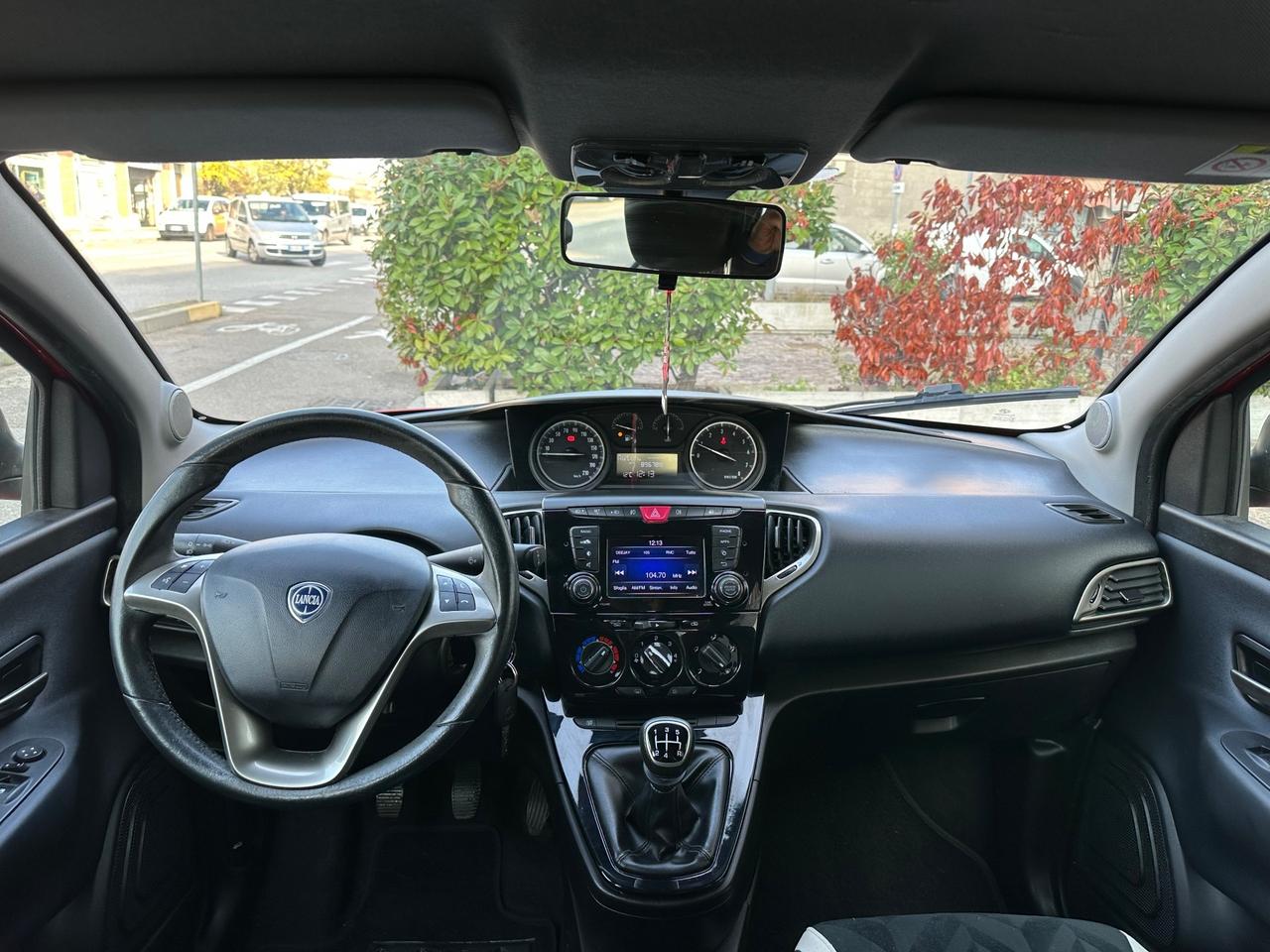 Lancia Ypsilon 1.2 69 CV 5 porte Platinum