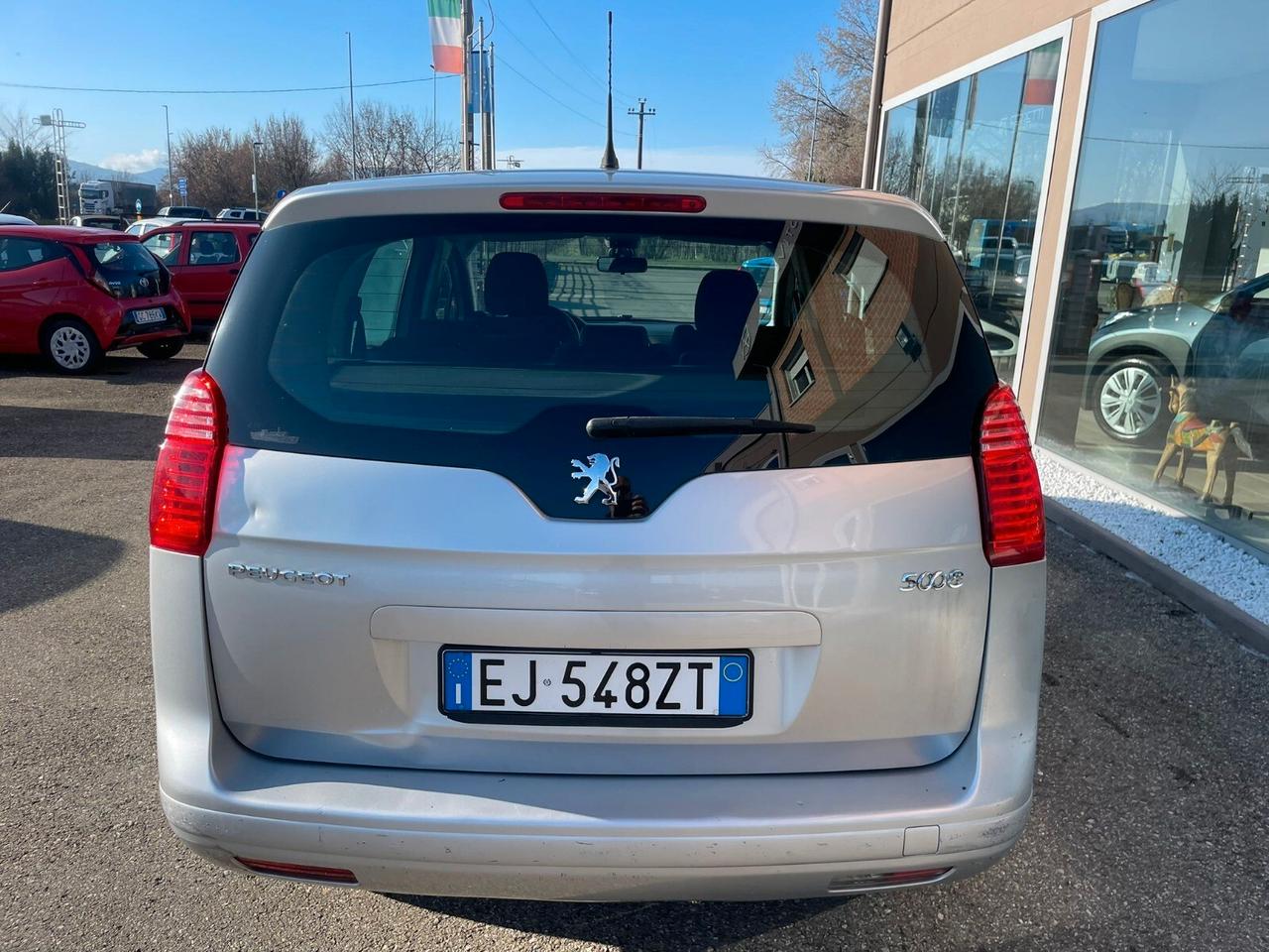 Peugeot 5008