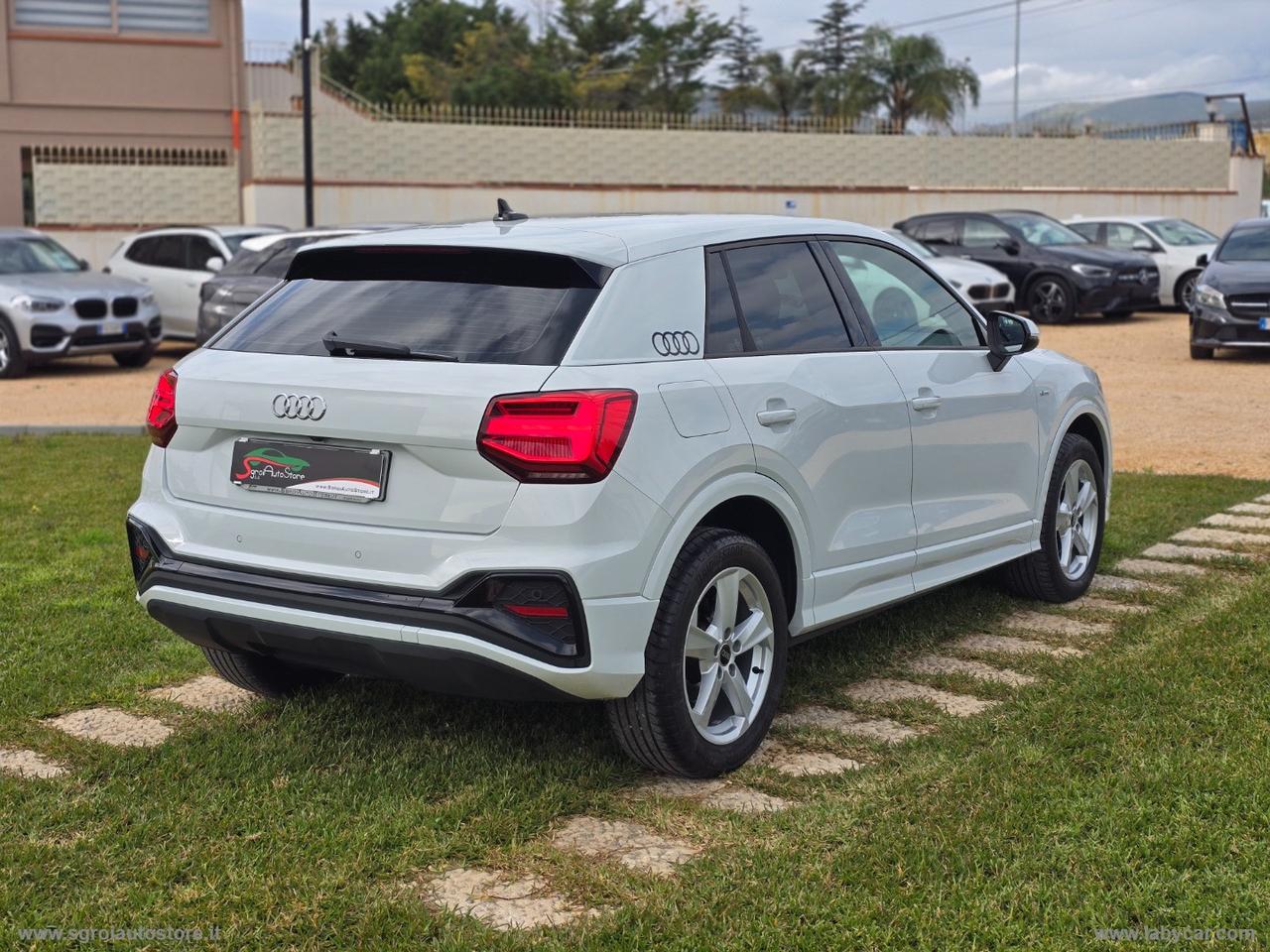 AUDI Q2 30 TDI S line Edition