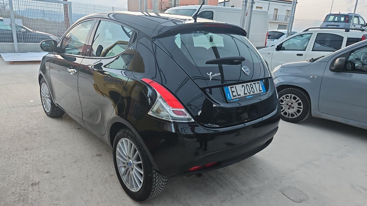 Lancia Ypsilon 1.2 69 CV 5 porte S&S Platinum