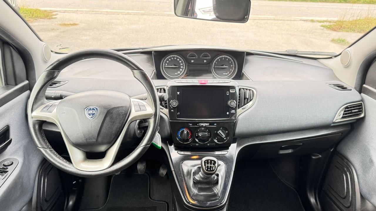 Lancia Ypsilon 1.0 FireFly 5 porte S&S Hybrid Ecochic Gold