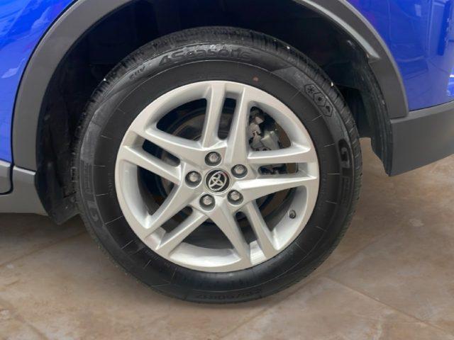 TOYOTA C-HR 1.8 Hybrid E-CVT Business