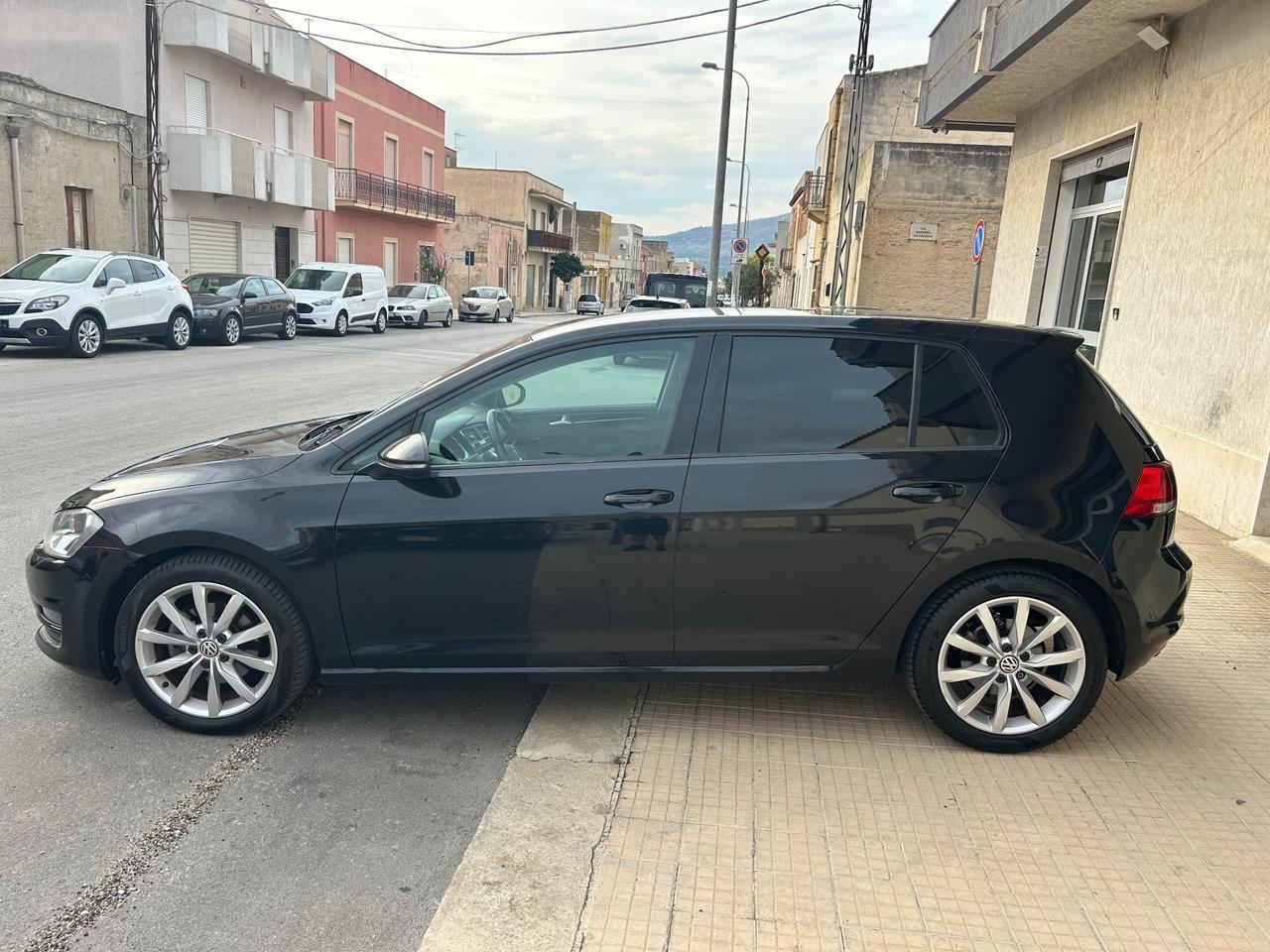 Volkswagen Golf Business 1.6 TDI DSG 5p. Highline BlueMotion Technology