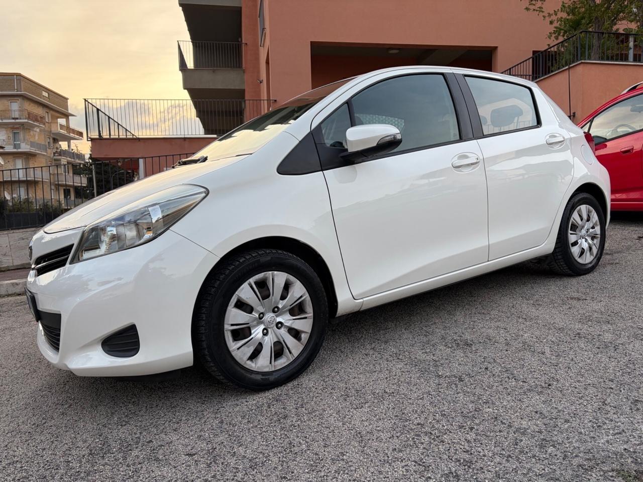 Toyota Yaris 1.0 benz unico proprietario