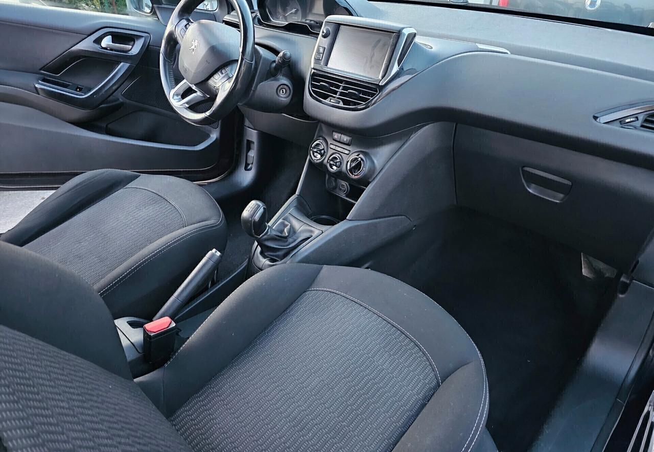 Peugeot 208 GPL GUIDABILE DA NEOPATENTATI