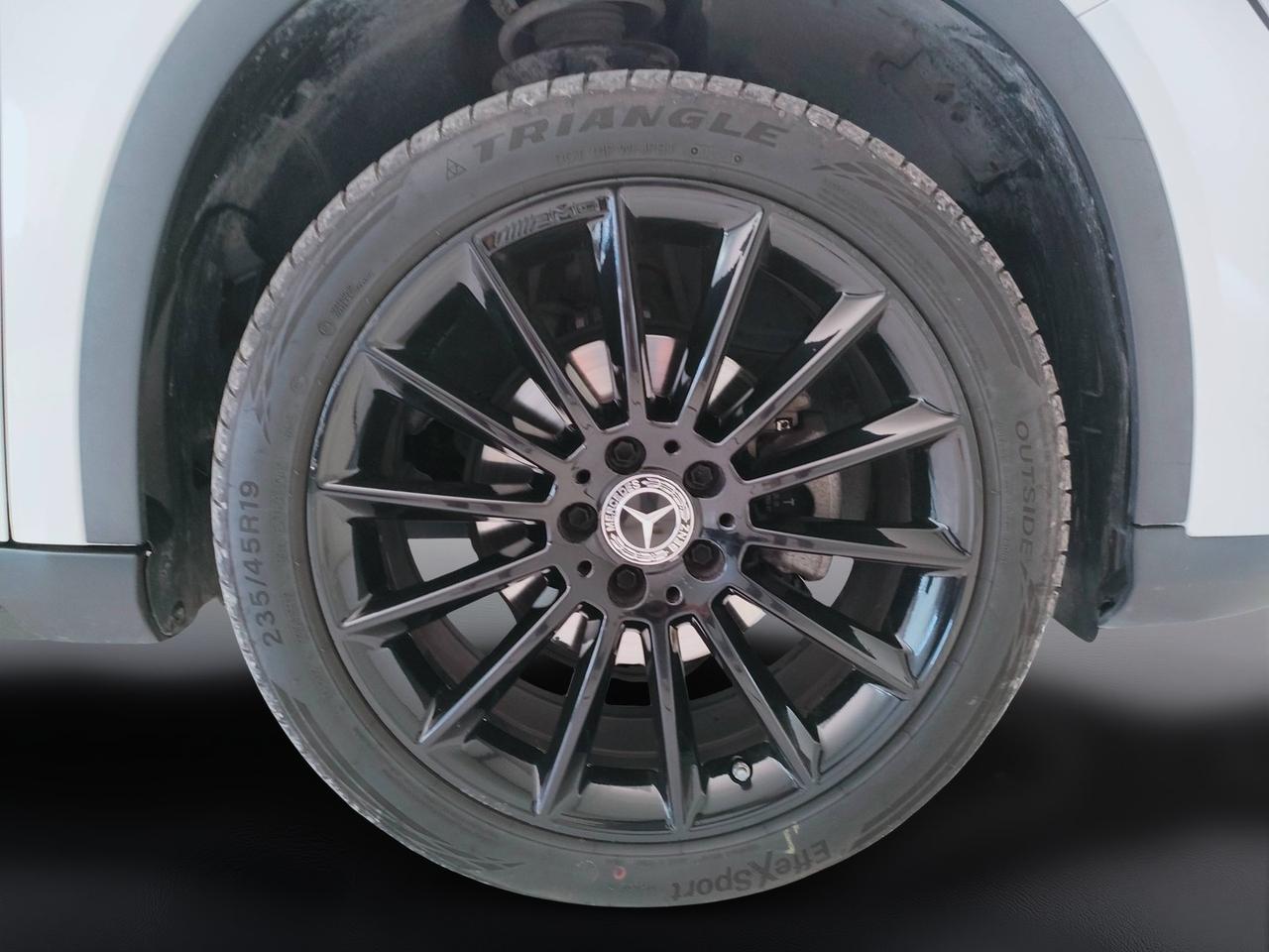 Mercedes-Benz GLA-X156 2017 - GLA 200 d Night Edition 4matic auto