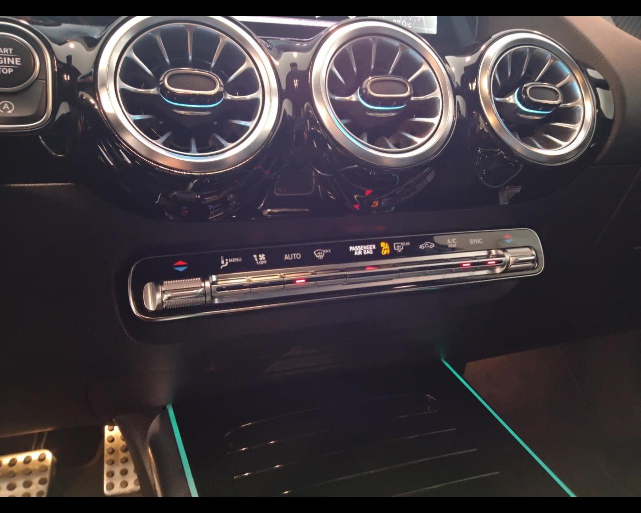 Mercedes-Benz GLA-H247 2020 - GLA 180 d Premium auto