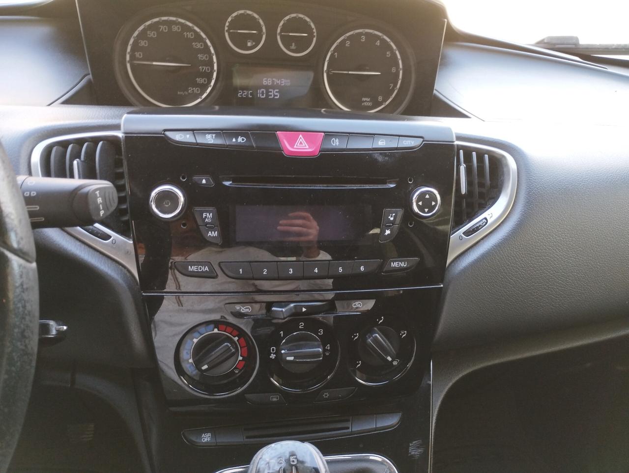 Lancia Ypsilon 1.2 69 CV 5 porte