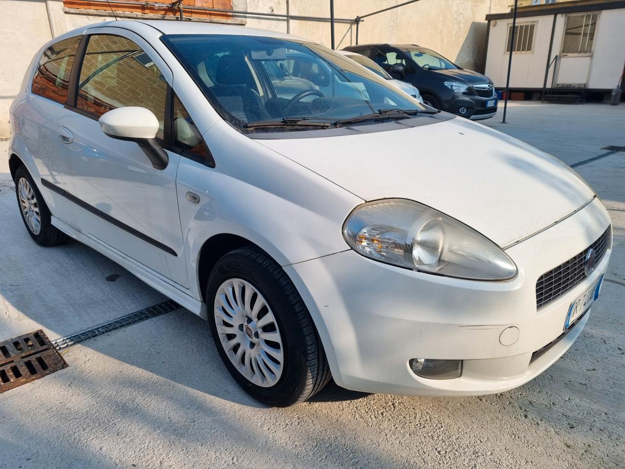 Fiat Grande Punto Grande Punto 1.3 MJT 75 CV 3 porte Dynamic