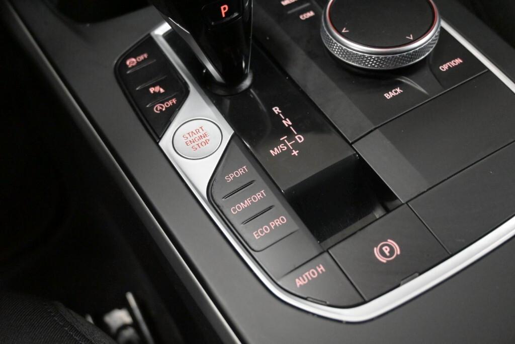 Bmw 116 116d 5p. Business Advantage