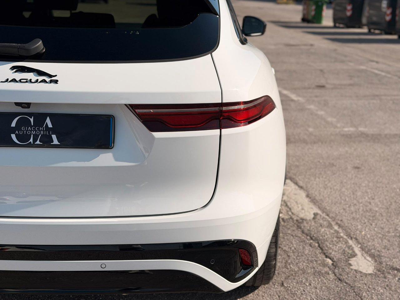 Jaguar F-Pace 2.0d i4 mhev R-Dynamic SE awd 204cv auto