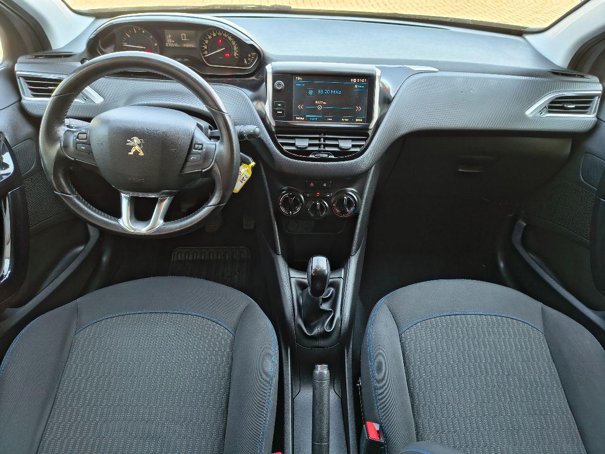 PEUGEOT - 208 - PureTech 82 5p. Touch