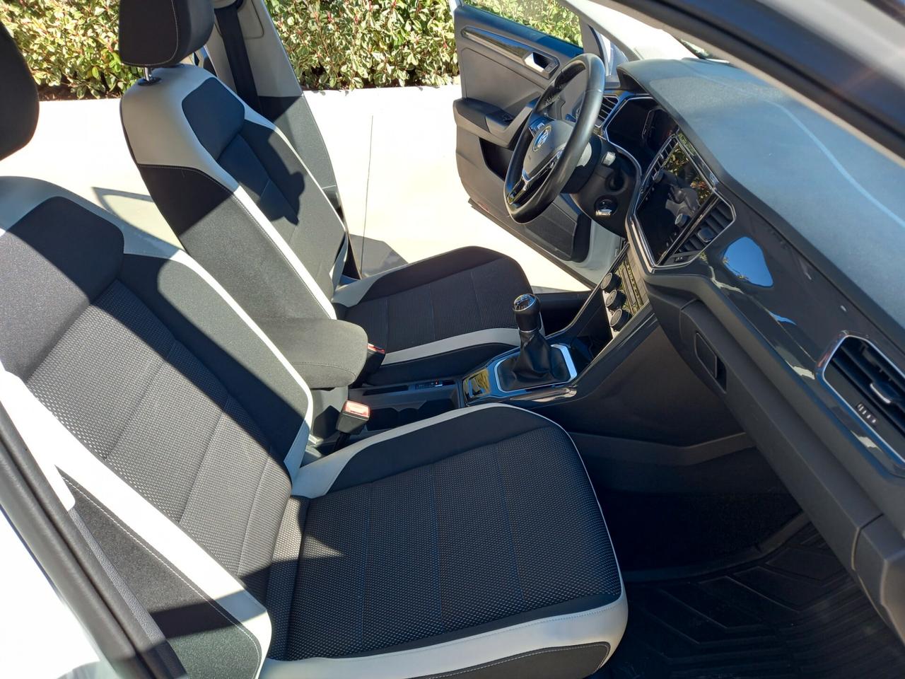 Volkswagen T-Roc 1.6 TDI SCR Business BlueMotion Technology