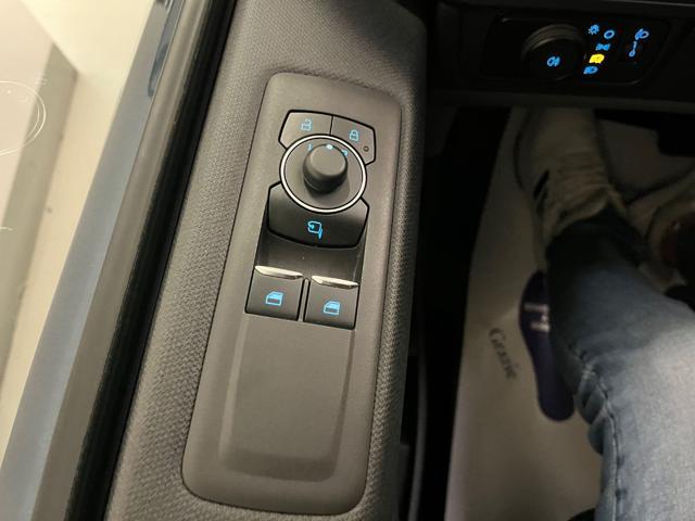 FORD Tourneo Custom 320 2.0 EcoBlue 136CV aut. PL Titanium 8 Posti