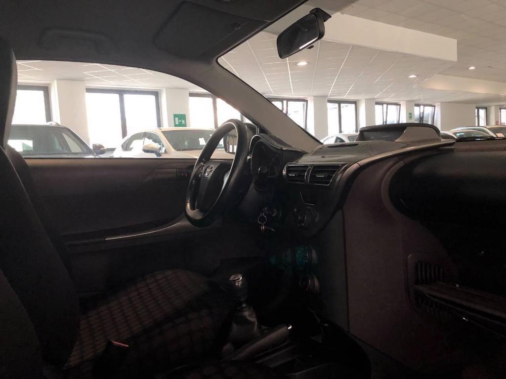 Toyota iQ 1.0