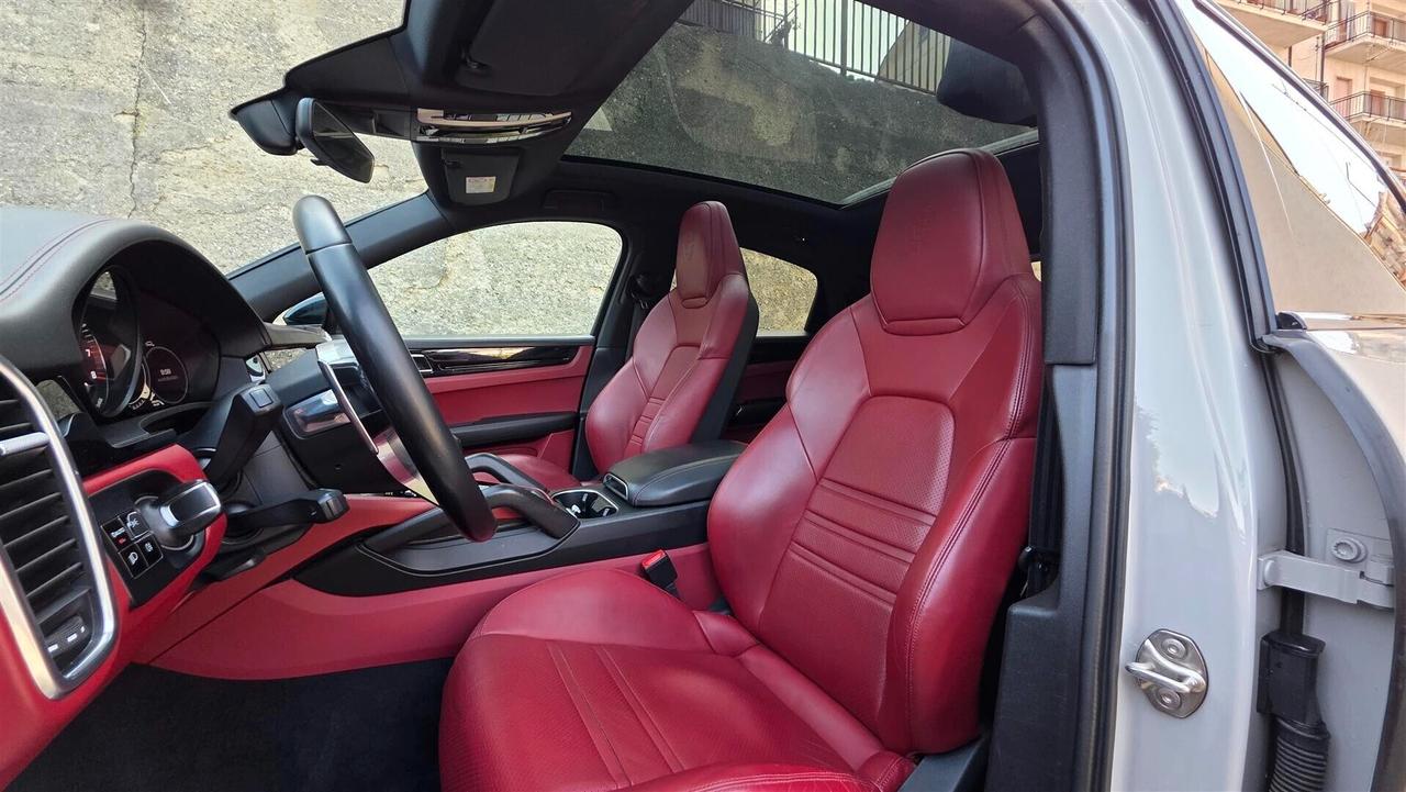 Porsche Cayenne Coupé 3.0 V6 E-Hybrid