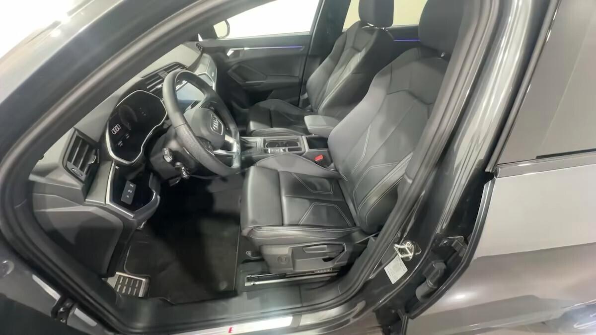 Audi Q3 SPB 35 TDI S tronic Identity Black