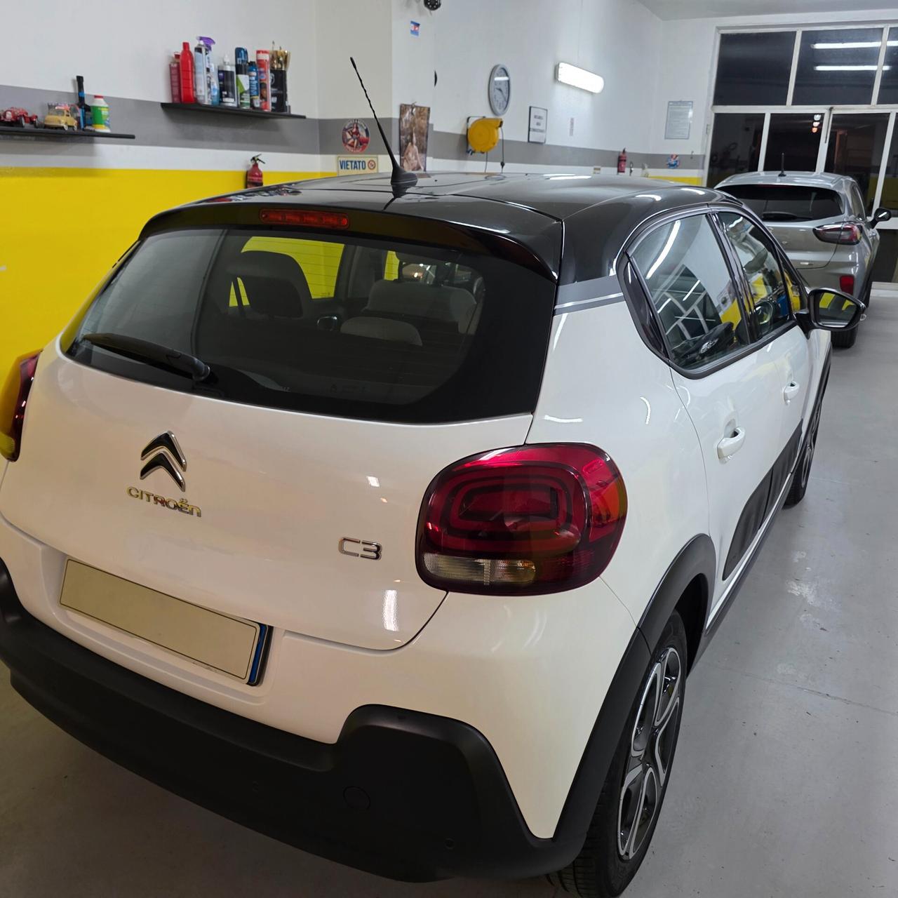 Citroen C3 PureTech 82 Shine AZIENDALE PERFETTA