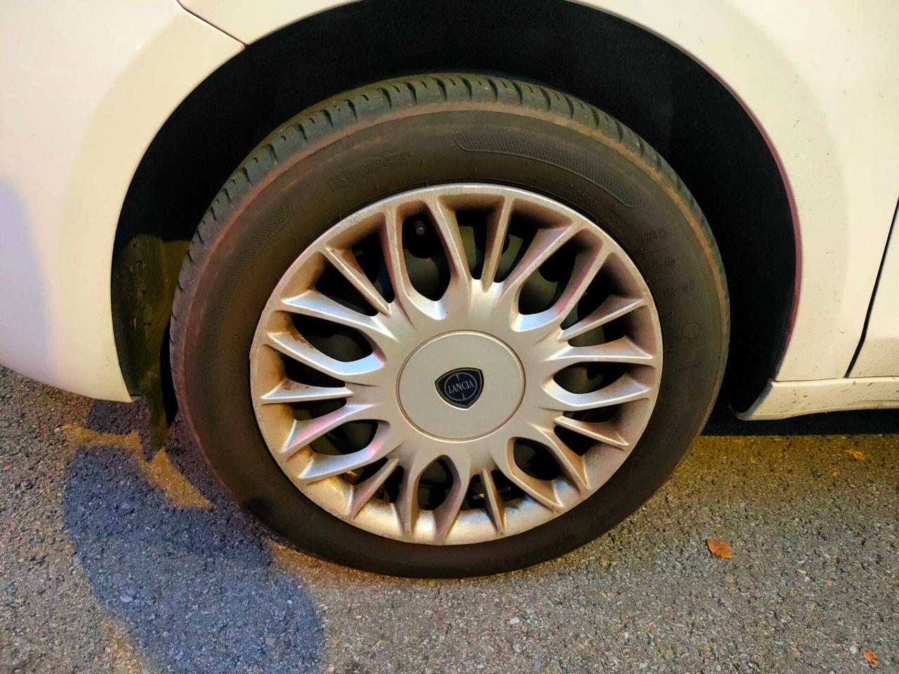 Lancia Ypsilon 1.2 69 CV 5p. Silver Neopatentati