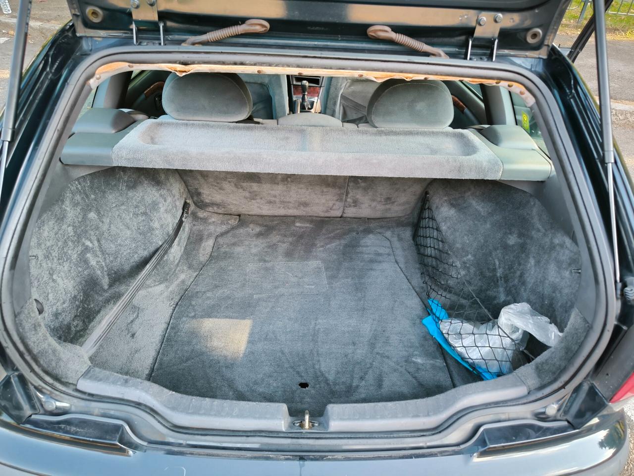 Volvo V40 2.0 16V cat