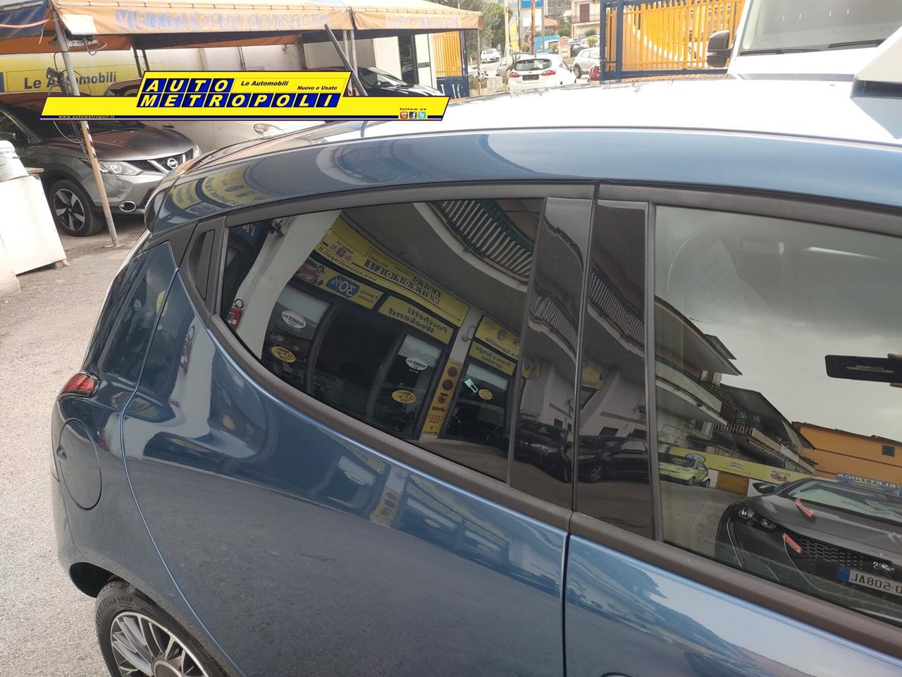 Lancia Ypsilon 1.0 FireFly S&S Hybrid Platino