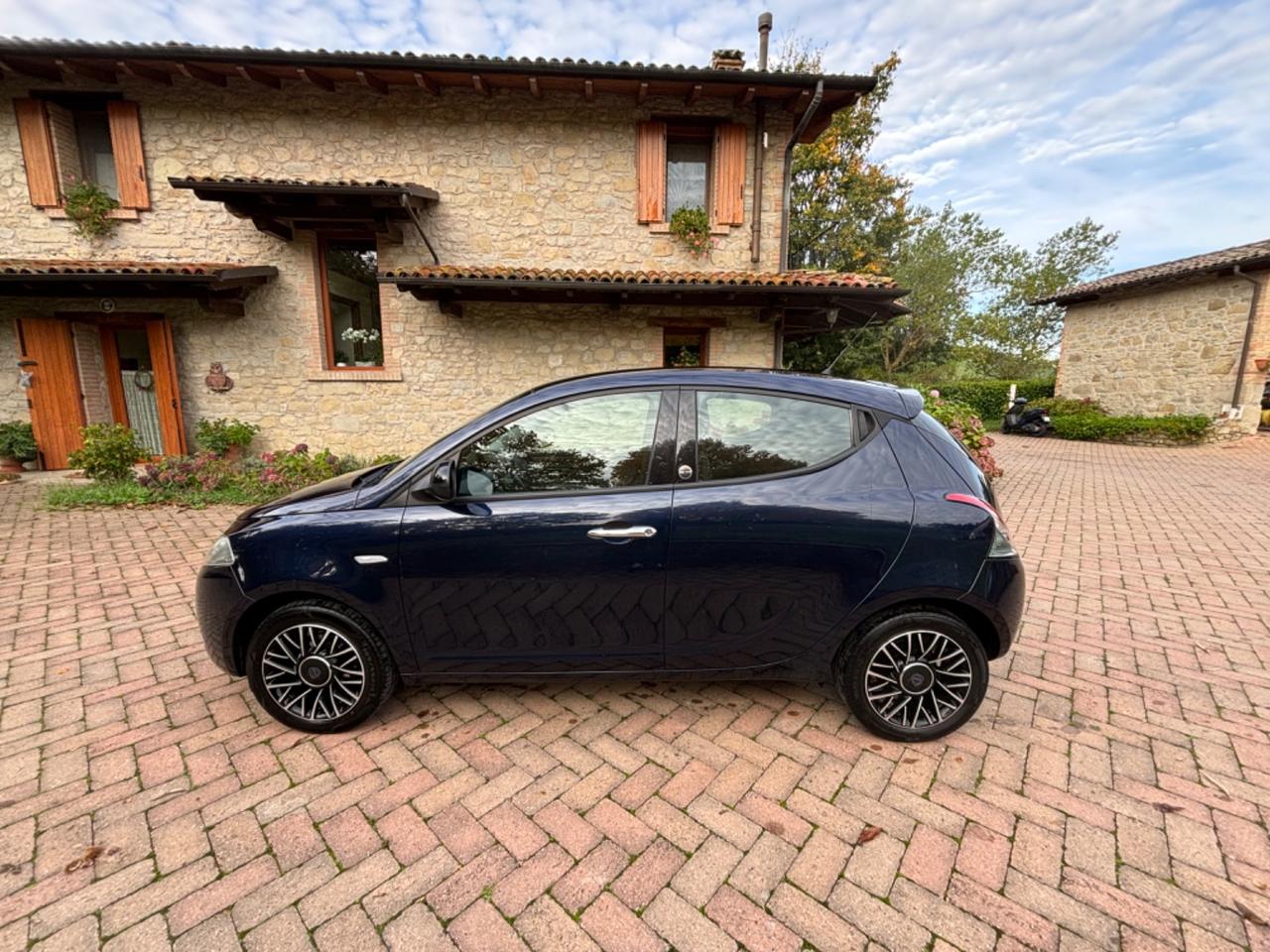 Lancia Ypsilon 1.2 69 CV 5 porte GPL Ecochic Gold