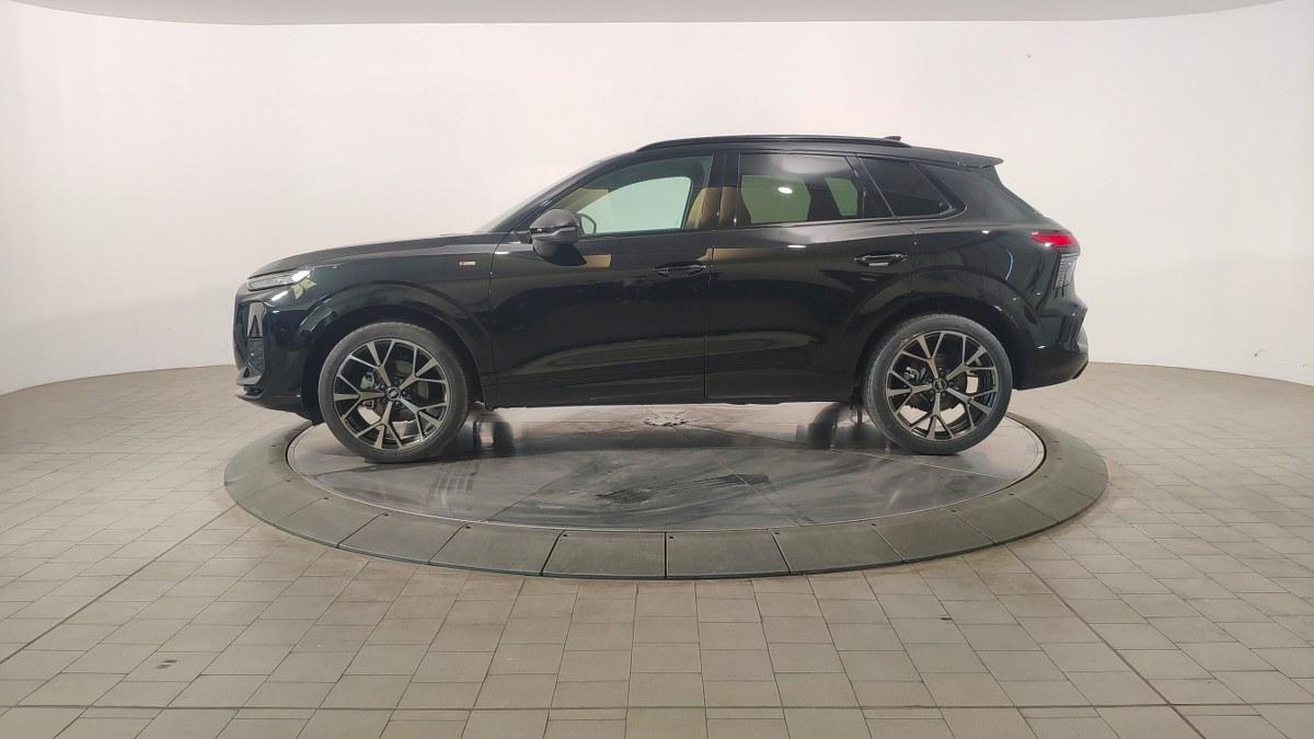 AUDI Q3 Tfsi 110 Kw Mhev S Tronic S Line Edition