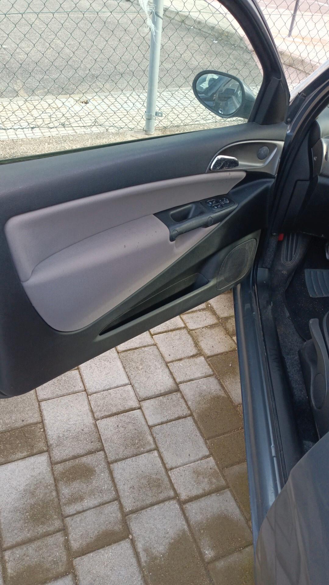 Lancia Ypsilon 1.3 MJT 75 CV Argento