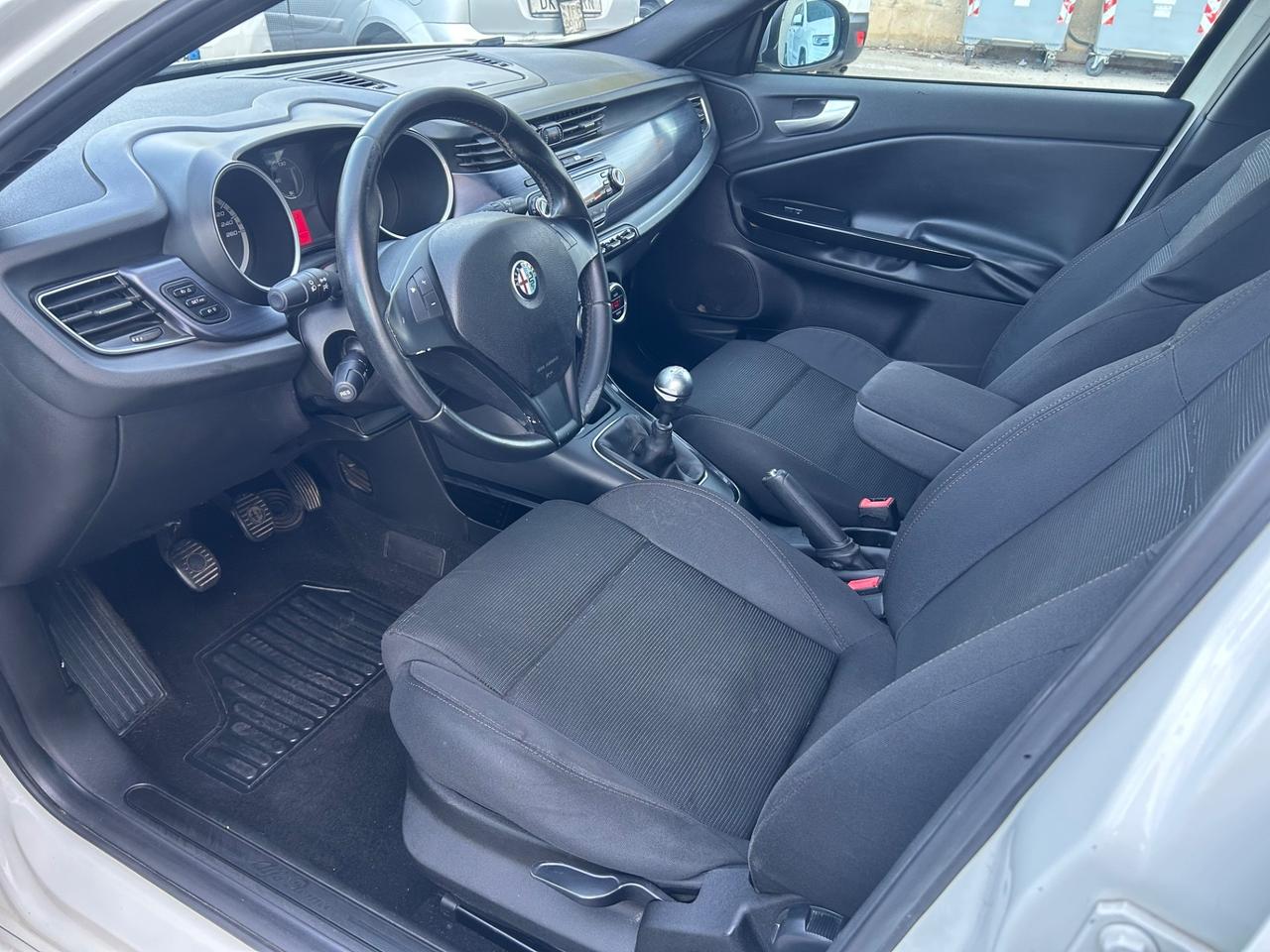 Alfa Romeo Giulietta 1.6 JTDm-2 105 CV Exclusive