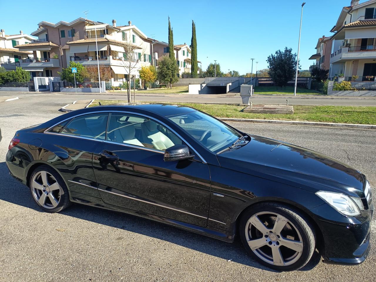 Mercedes-benz E 220 CDI Coupé BlueEFFICIENCY