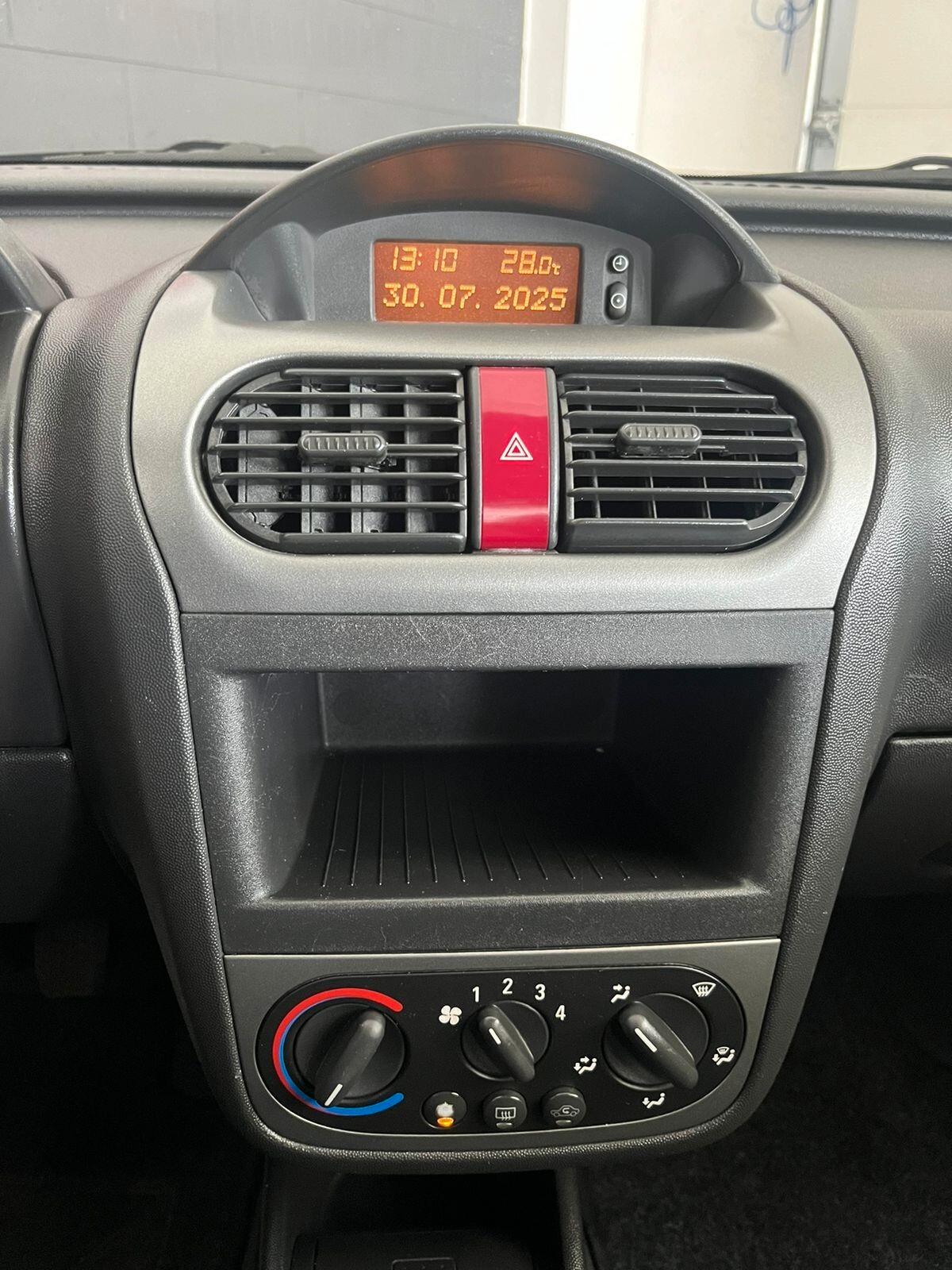 Opel Corsa 1.4i 16V cat 5 porte Cosmo
