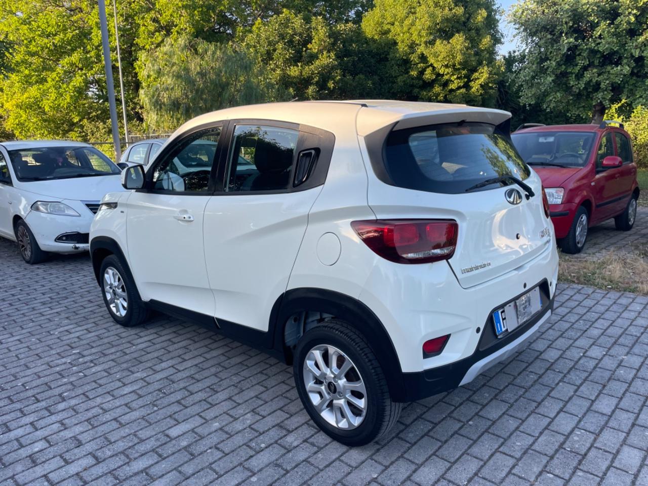Mahindra KUV100 1.2 VVT M-Bifuel(GPL) K6+ GPL