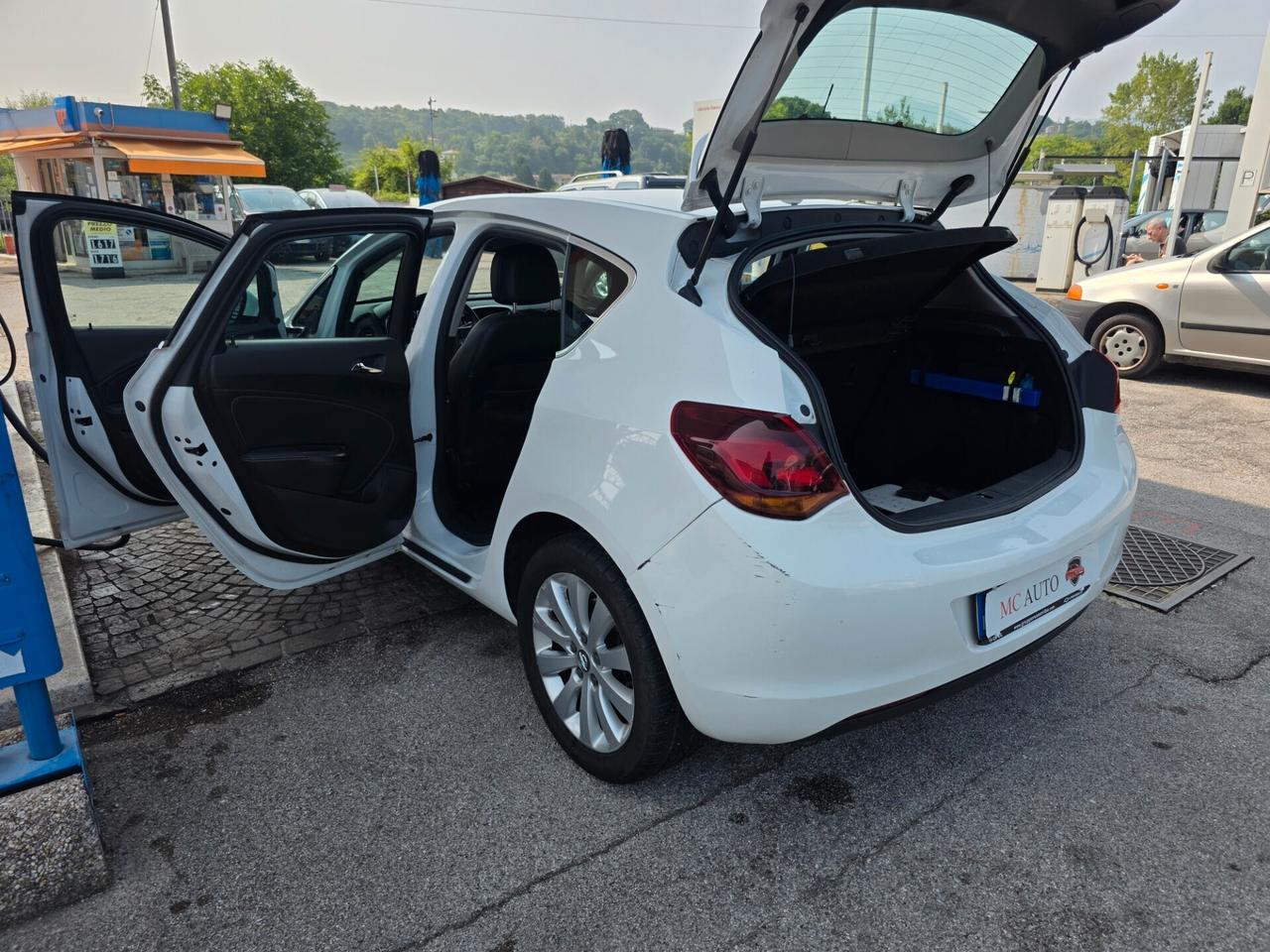 Opel Astra 1.7 CDTI 110CV 5 porte Cosmo con 276.000km Neopatentati ok