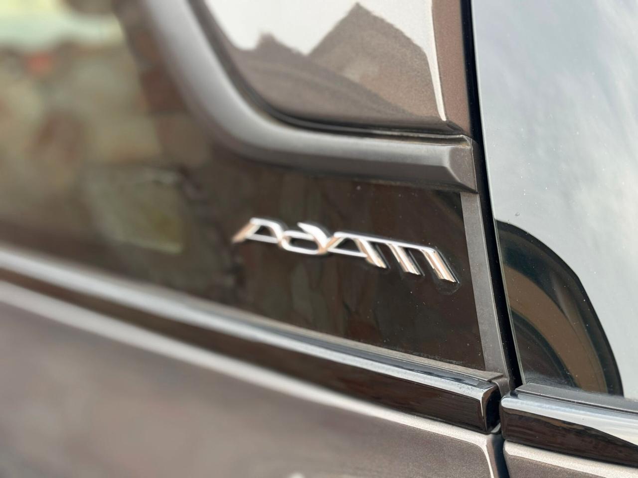 Opel Adam 1.4 87 CV White/Black Link