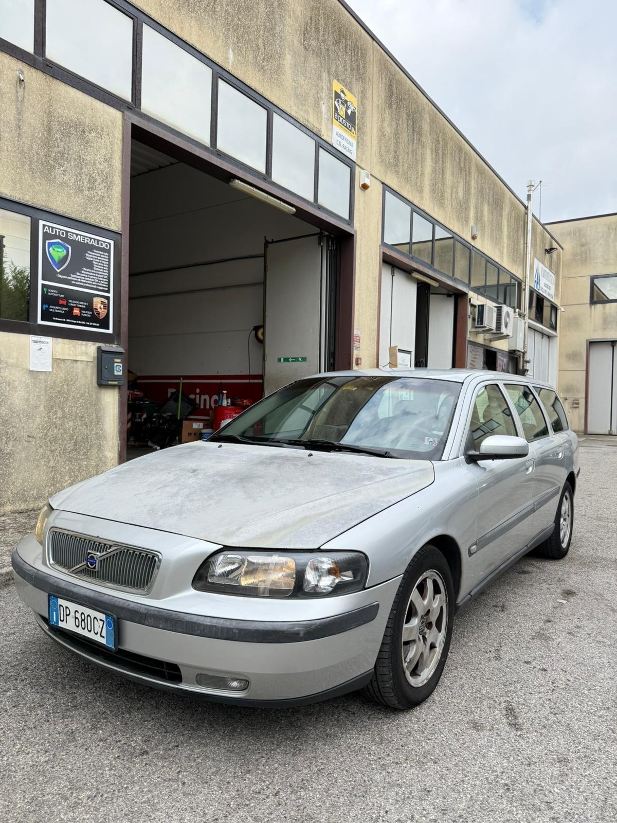Volvo V70/XC70 V70 2.4 D5 20V cat Summum