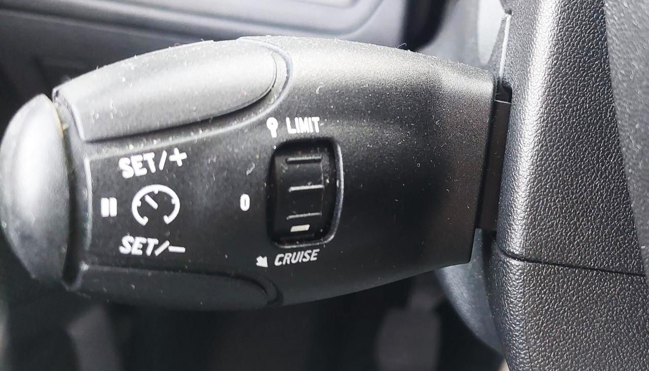 PEUGEOT 2008 - NEOPATENTATI - EURO 6