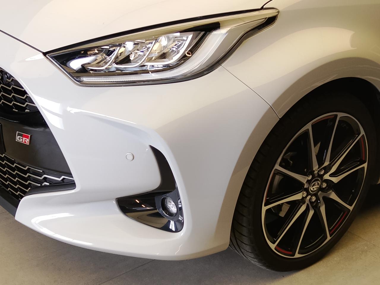 TOYOTA Yaris IV - Yaris 1.5h 130 GR Sport