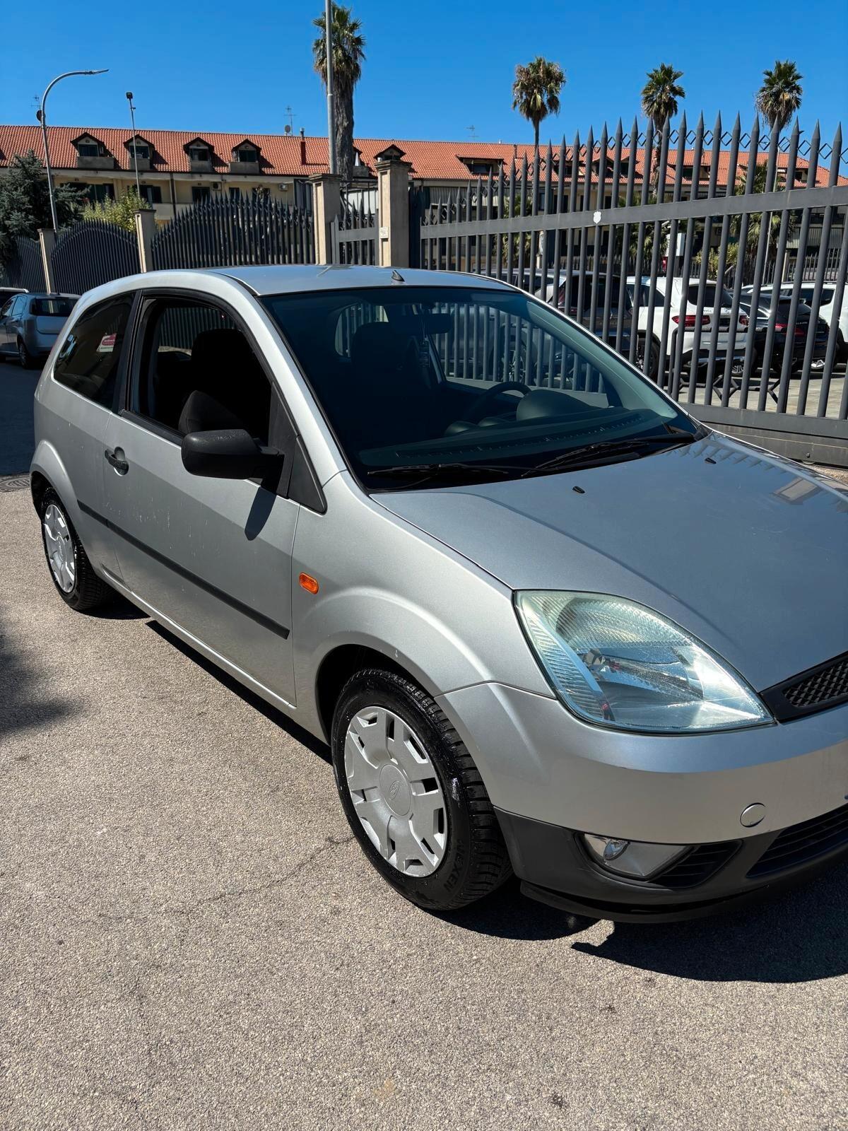 Ford Fiesta 1.4 16V 5p. Ghia ANNO 2004