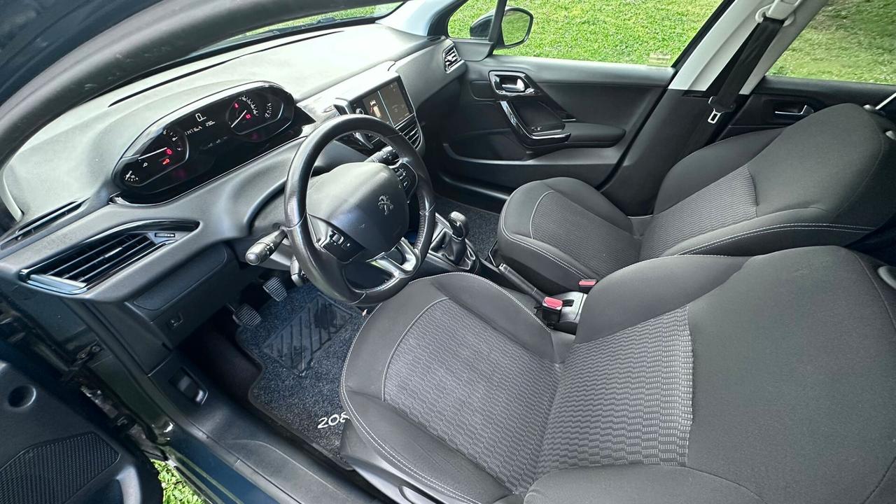 Peugeot 208 PureTech 82 5P Allure NEOP GPL 2018 LEGGI TESTO
