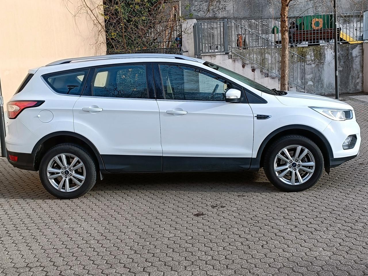 Ford Kuga 1.5 EcoBoost 120 CV S&S 2WD Titanium