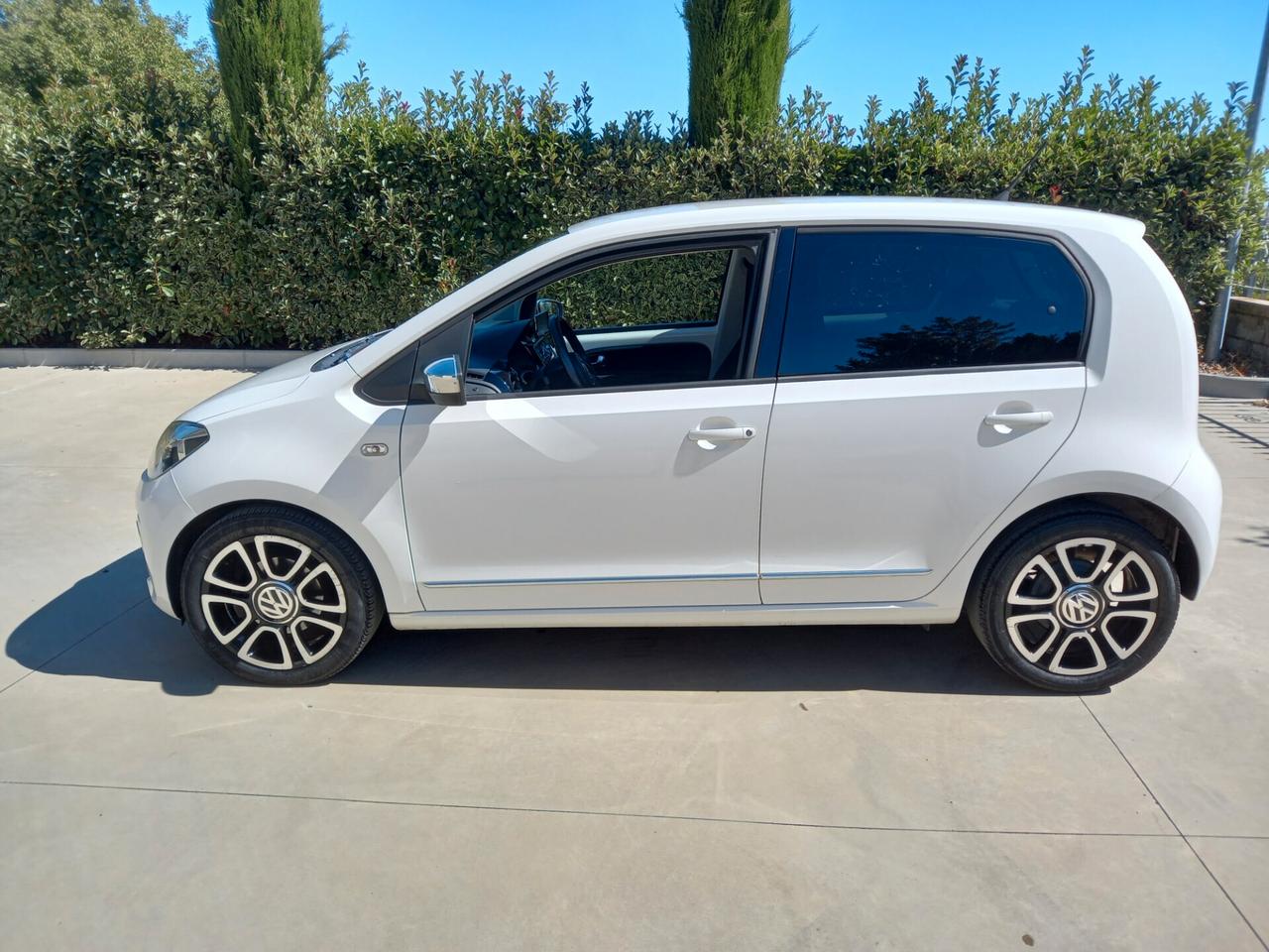 Volkswagen up! 1.0 75 CV 5p. high