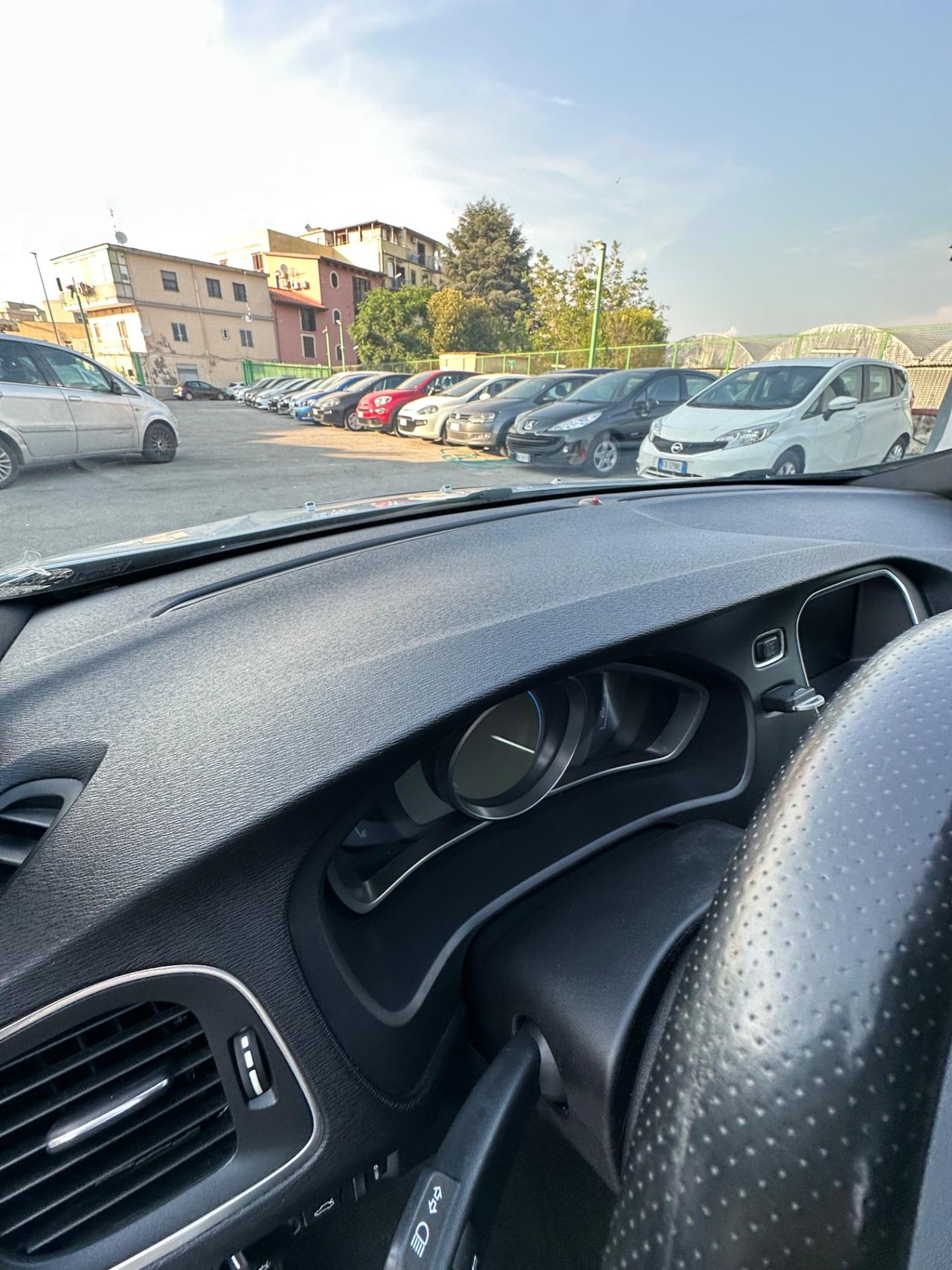 Volvo V40 D4 R-design Momentum