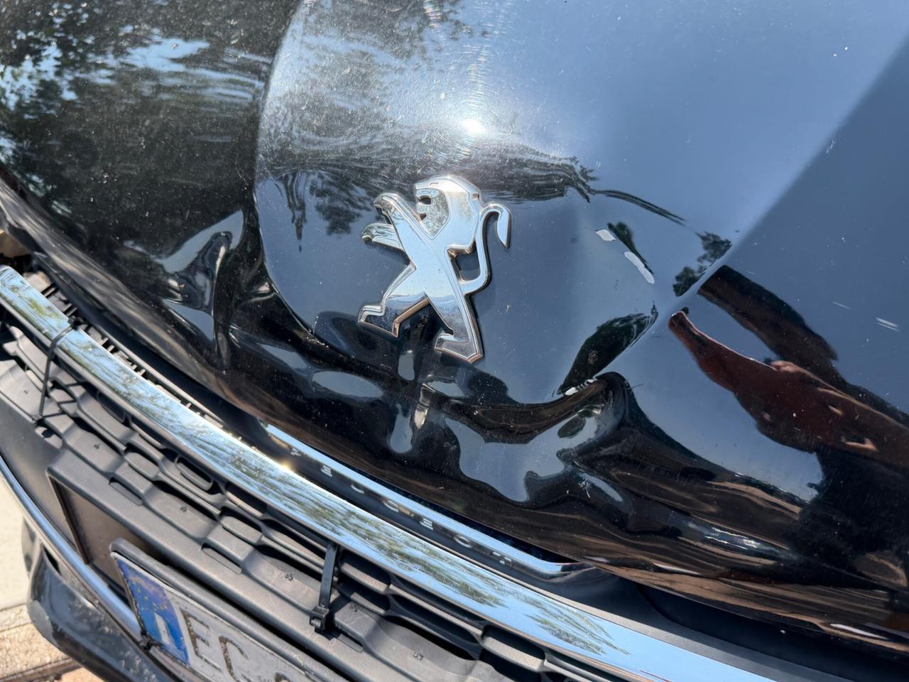 Peugeot 208 1.4 HDi 68 CV 5 porte Allure