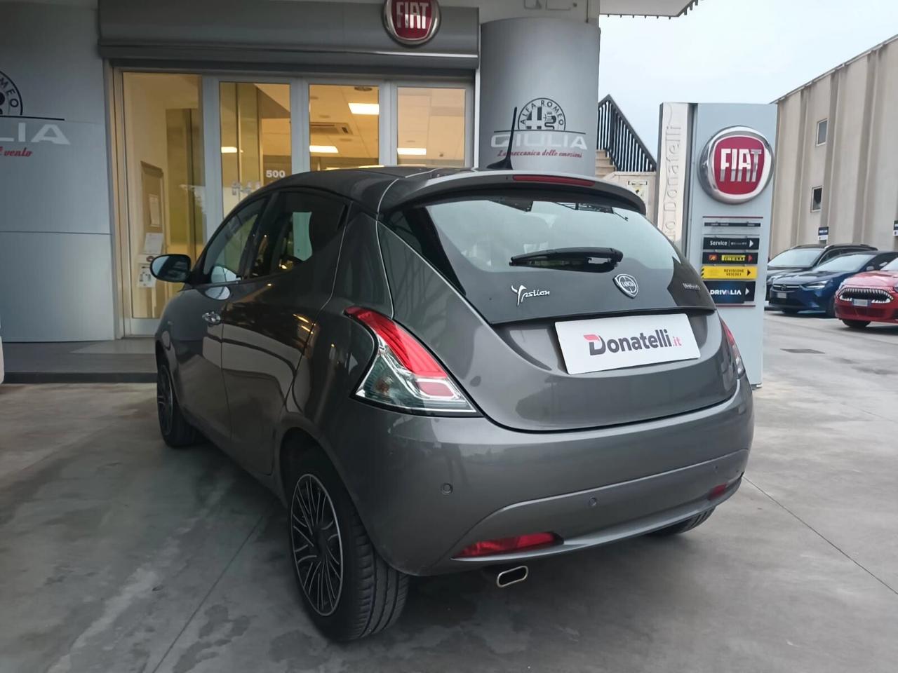 Lancia Ypsilon 1.0 GOLD Hybrid FireFly 5 porte S&S 70 CV