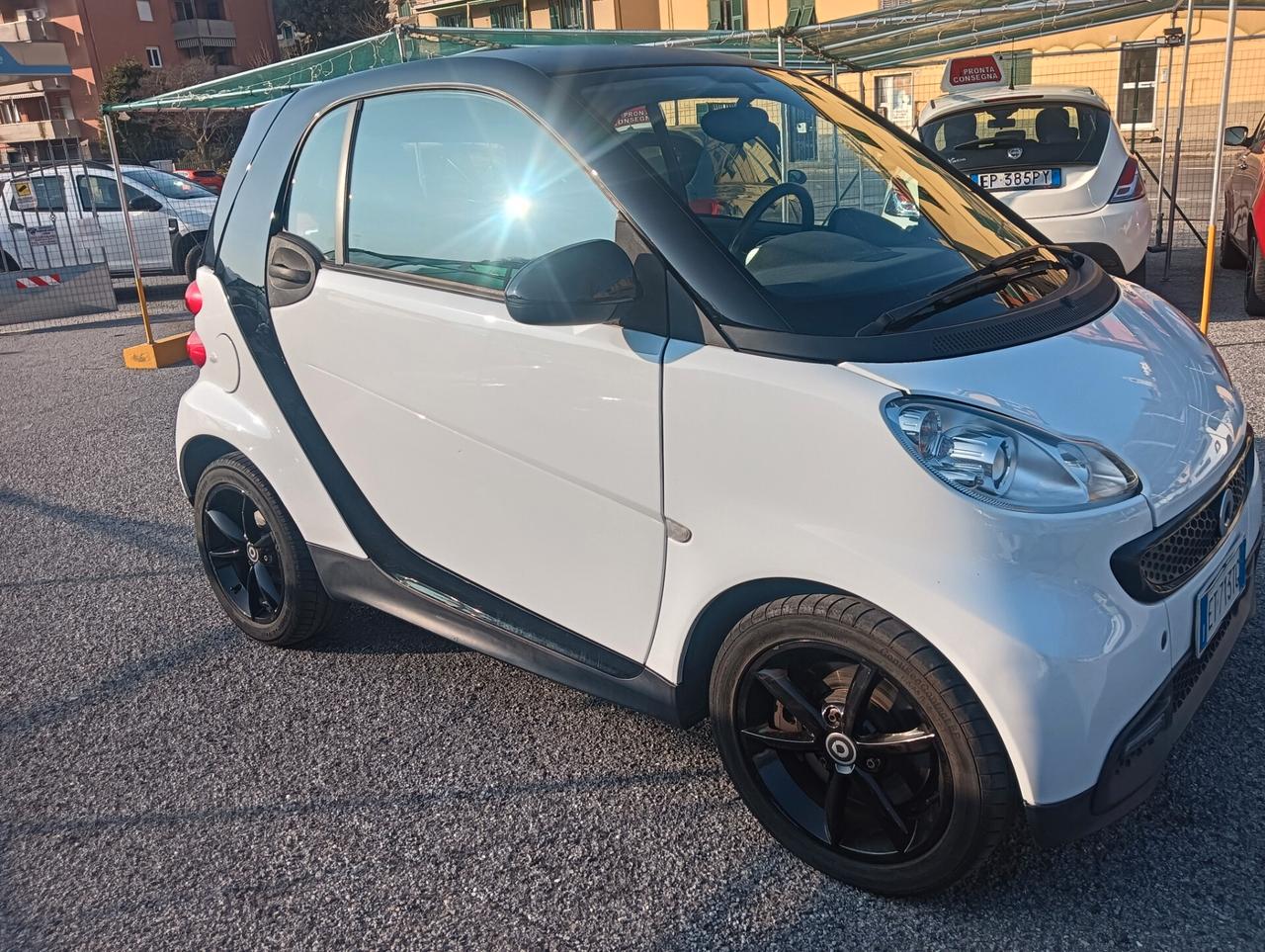 Smart ForTwo 1000 45 kW MHD coupé pure