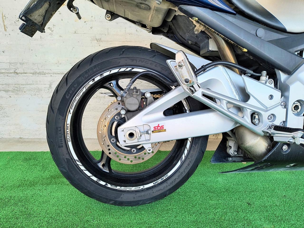 Suzuki GSR 600